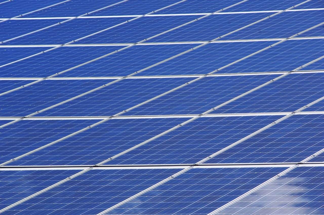 Solaranlagen oder Brennstoffzelle für meinen Camper? Autarke Stromversorger im Vergleich