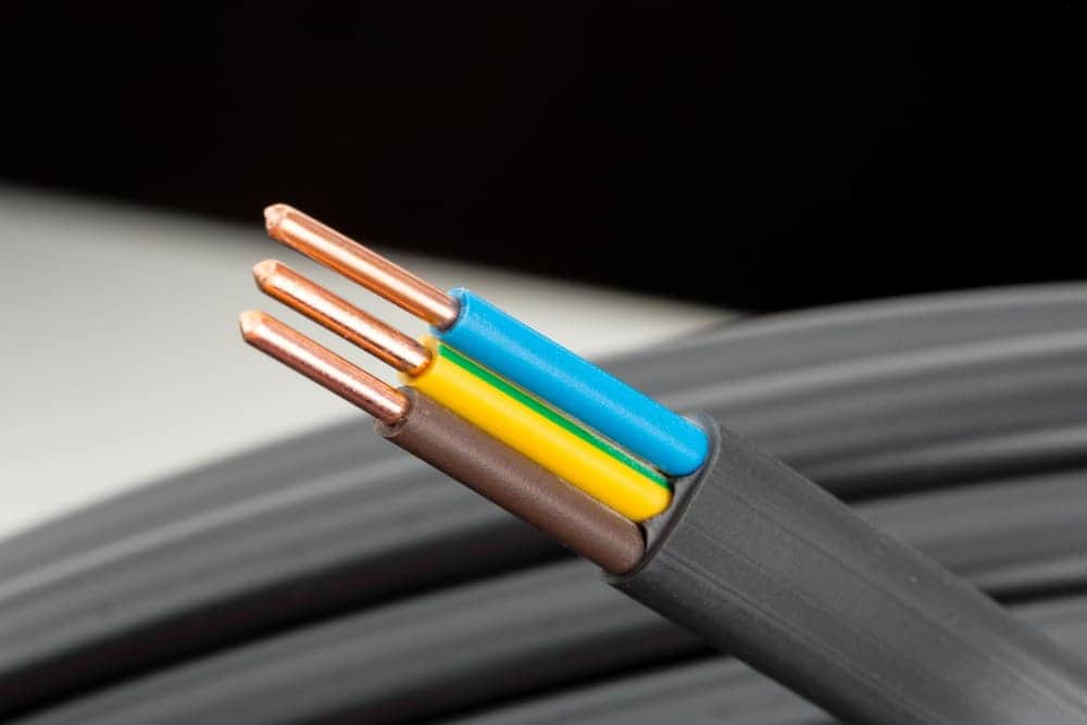 Kabel im Camper richtig verlegen – Ein Elektriker erklärt wie es geht