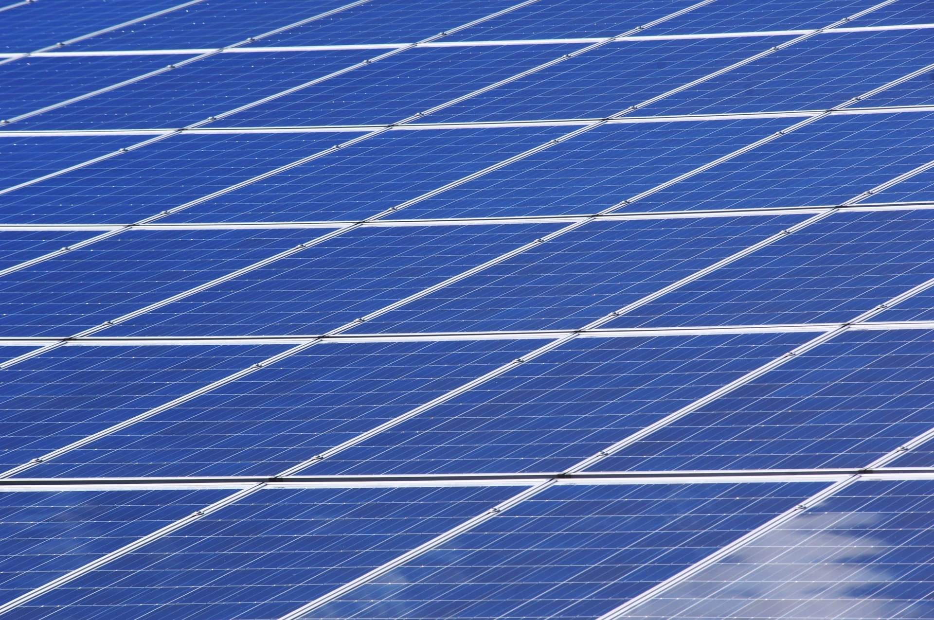 Powerstation mit Solarpanel laden – Eine praktische Kombi